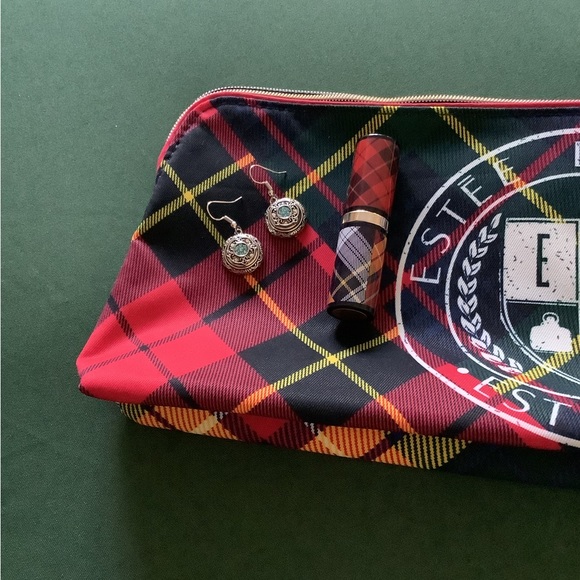 Estee Lauder New Makeup Bag w/Earrings & Lipstick - Picture 4 of 15